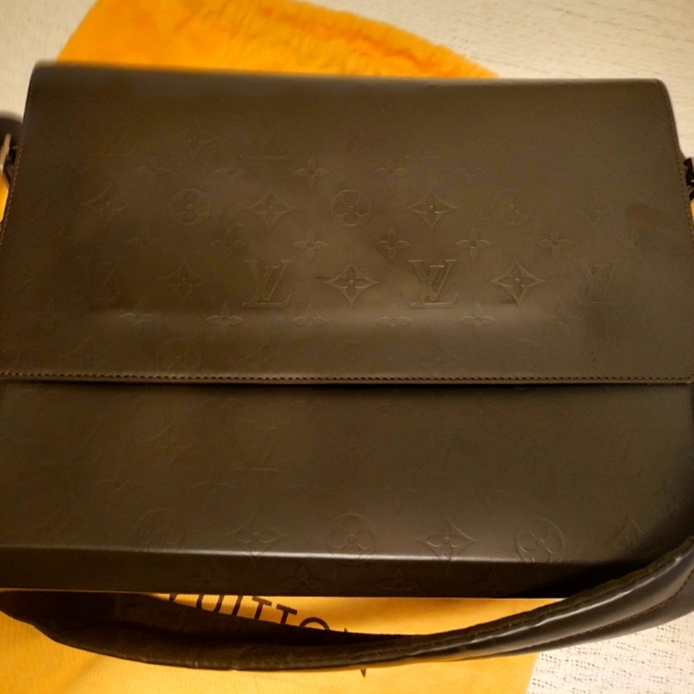 AUTHENTIC LOUIS VUITTON FONZIE DARK CALF SKIN BROWN MONOGRAM GLACÉ MESSENGER BAG